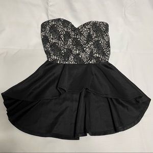 Black and white Monaco Womens Small leaf detailed high and low peplum top